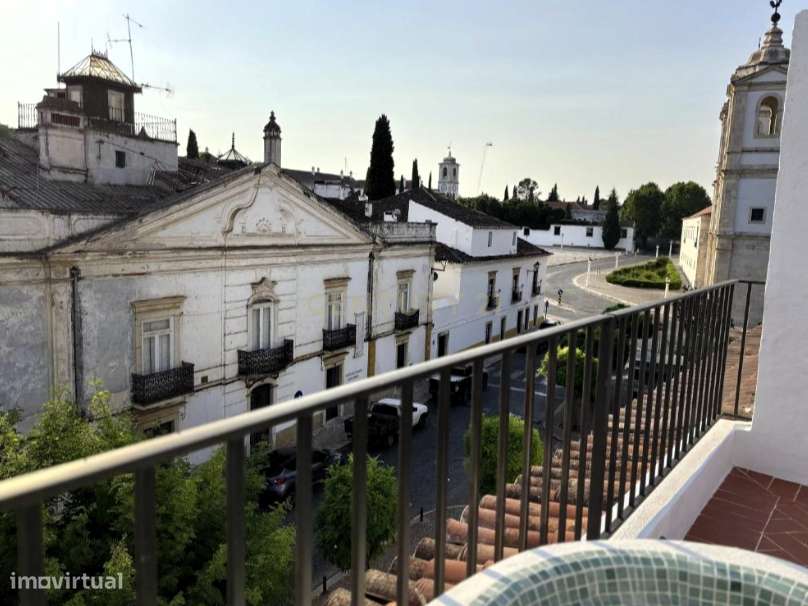 Oportunidade Única de Investimento no Coração de Vila Viçosa-4