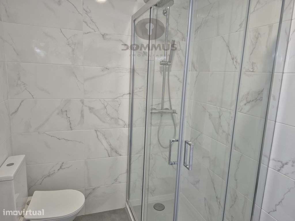 T3 Remodelado com 2 terraços em Massamá-9