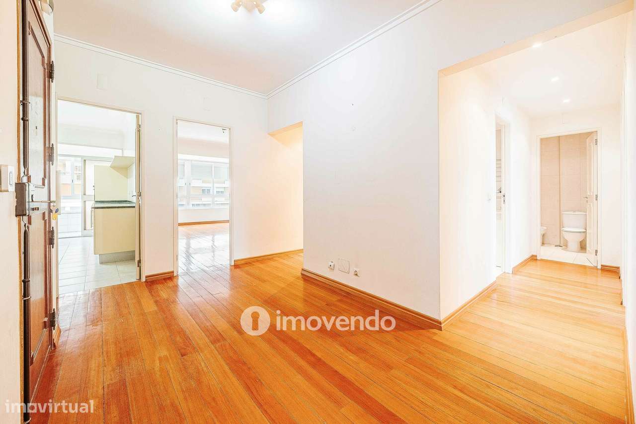 Apartamento T3 pronto a habitar, com estacionamento, na Portela - Grande imagem: 2/45