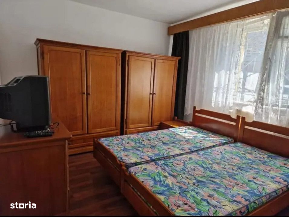 Apartament cu 2 camere de vanzare, decomandat, Dealul Florilor