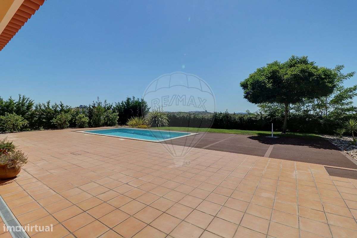 Moradia T4 para venda-1