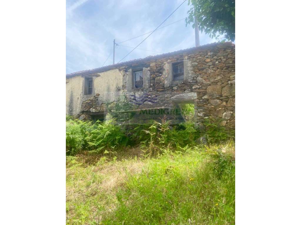 MORADIA EM PEDRA PARA RECUPERAR - Grande imagem: 4/5
