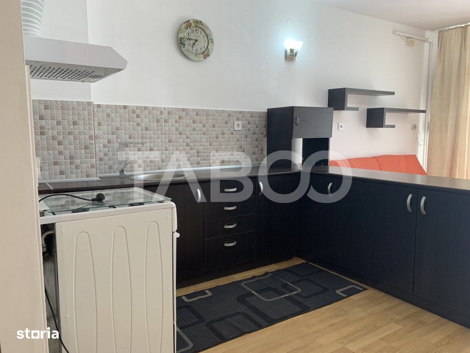 Apartament de inchiriat 2 camere etaj 2 zona Strand