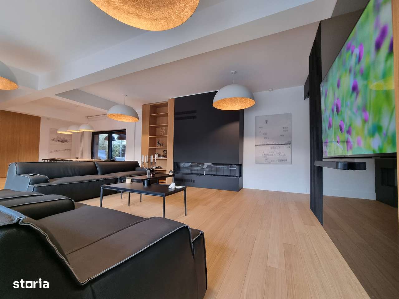 Vila Mediteraneană deosebită, amplasată într-o locație de vis, Bucium-12