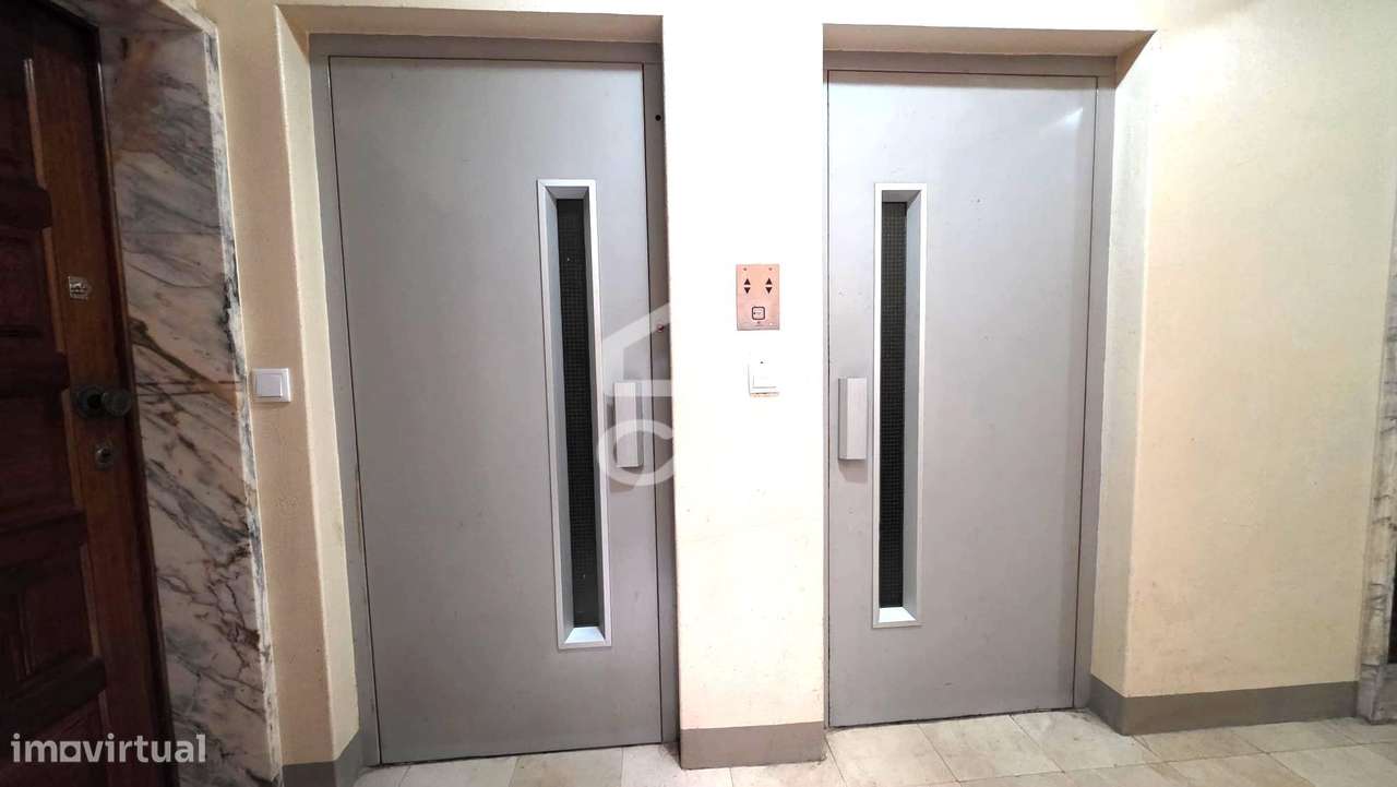 Apartamento T3 com Vista Cidade em Agualva e Mira-Sintra-24