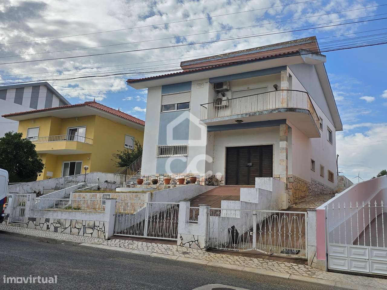 Moradia T3 com Garagem e Lote de 1110 m² – São Julião do Tojal, Loures-0