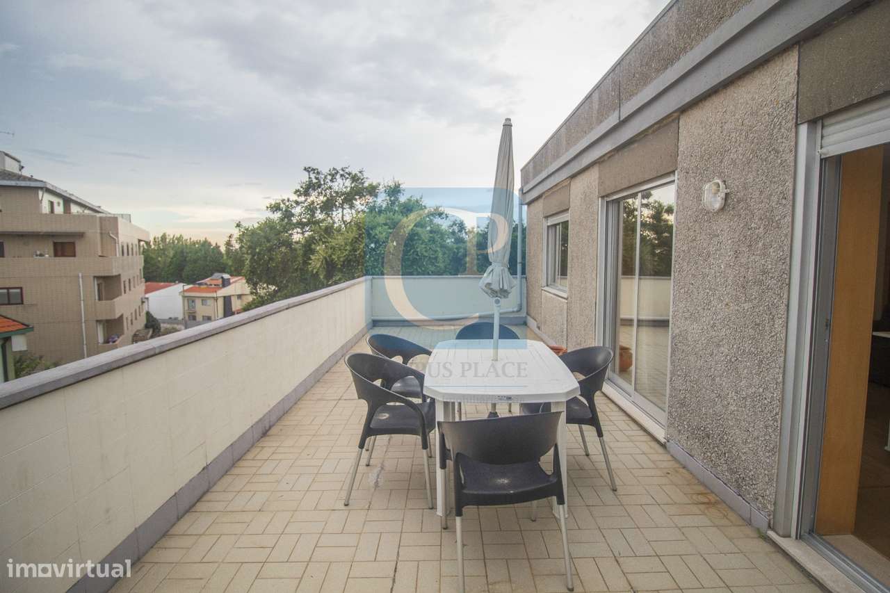 Apartamento T3 renovado com terraço, ao ISCAP e 900mts H.S.João-24