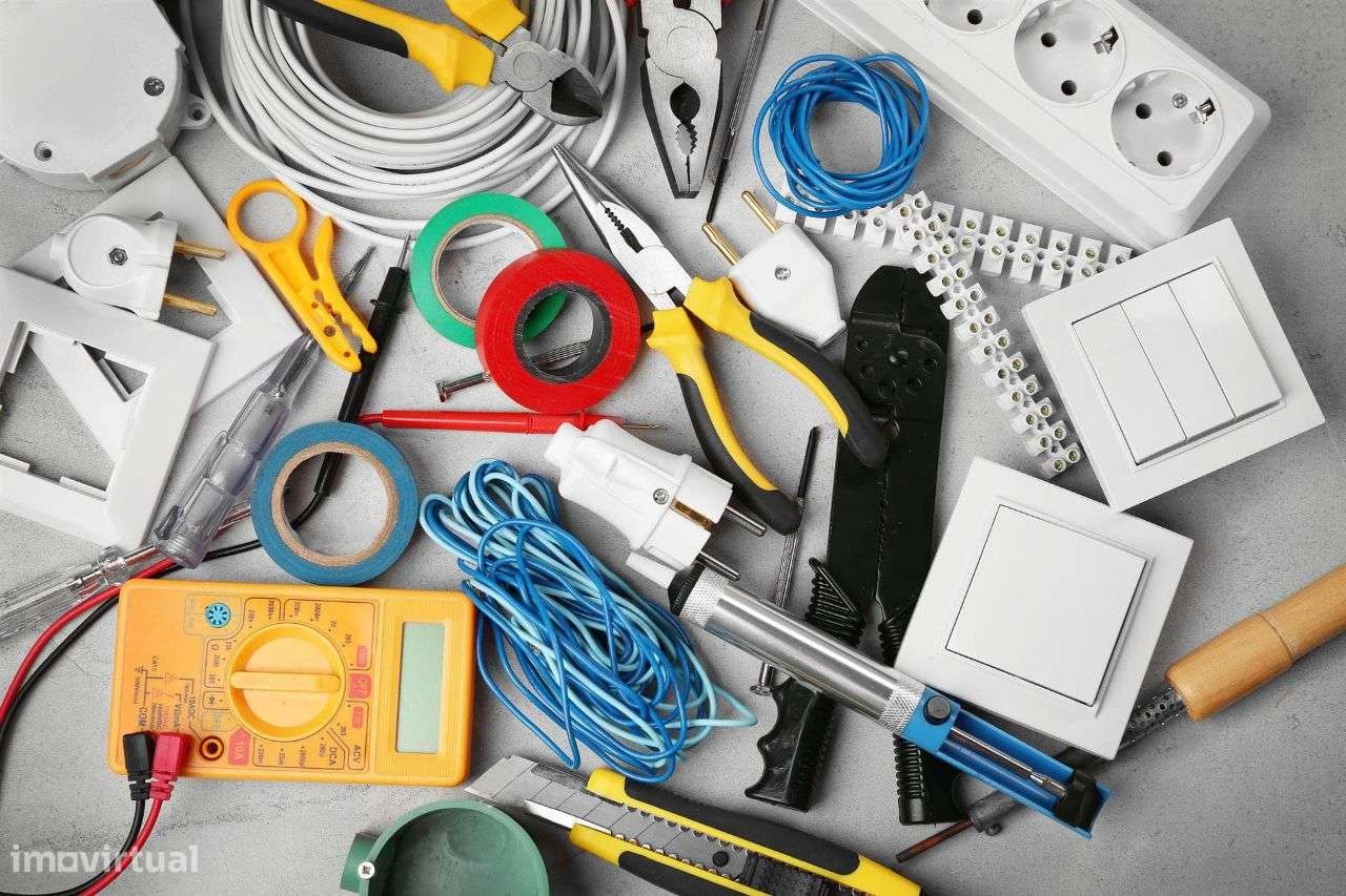 Trespasse de empresa de material electrico e electrónico-0