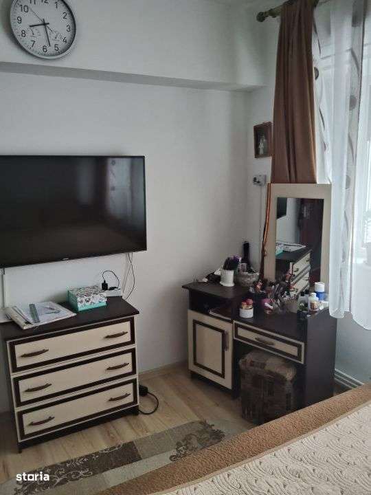 - Apartament 3 camere confort 1 decomandat, zona Radu Negru. Mobilat. - Imagine principală: 3/8
