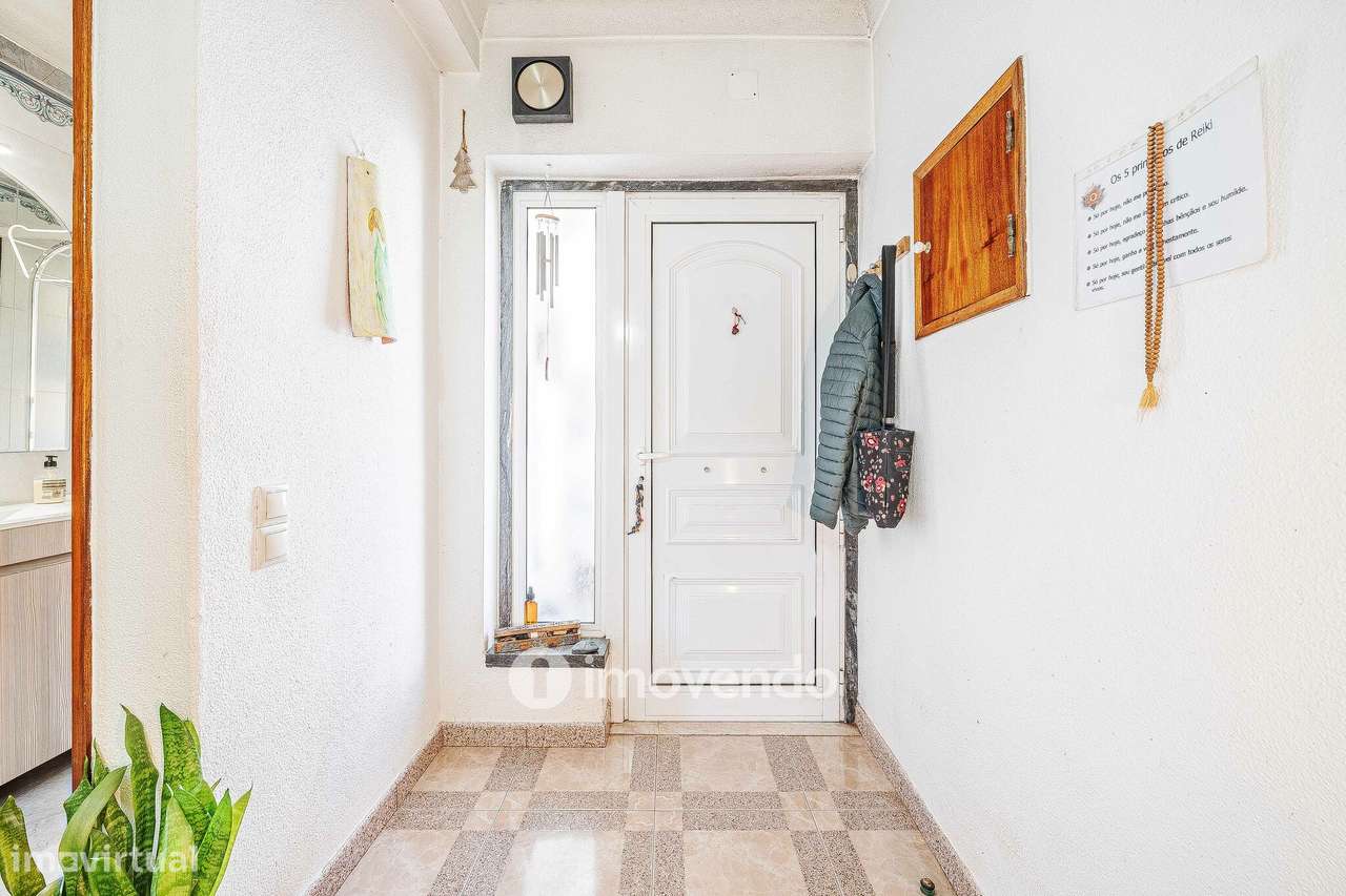 Moradia T3 mais Anexo T1 e Anexo T0 independentes, em Barcarena-33