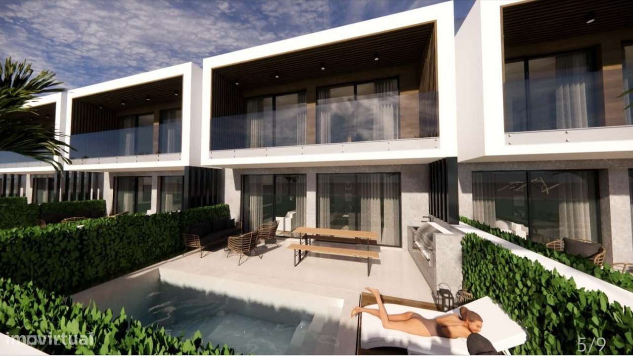 Moradia V4/V5 de Luxo com Piscina e Rooftop – Montenegro, Faro - Grande imagem: 2/17