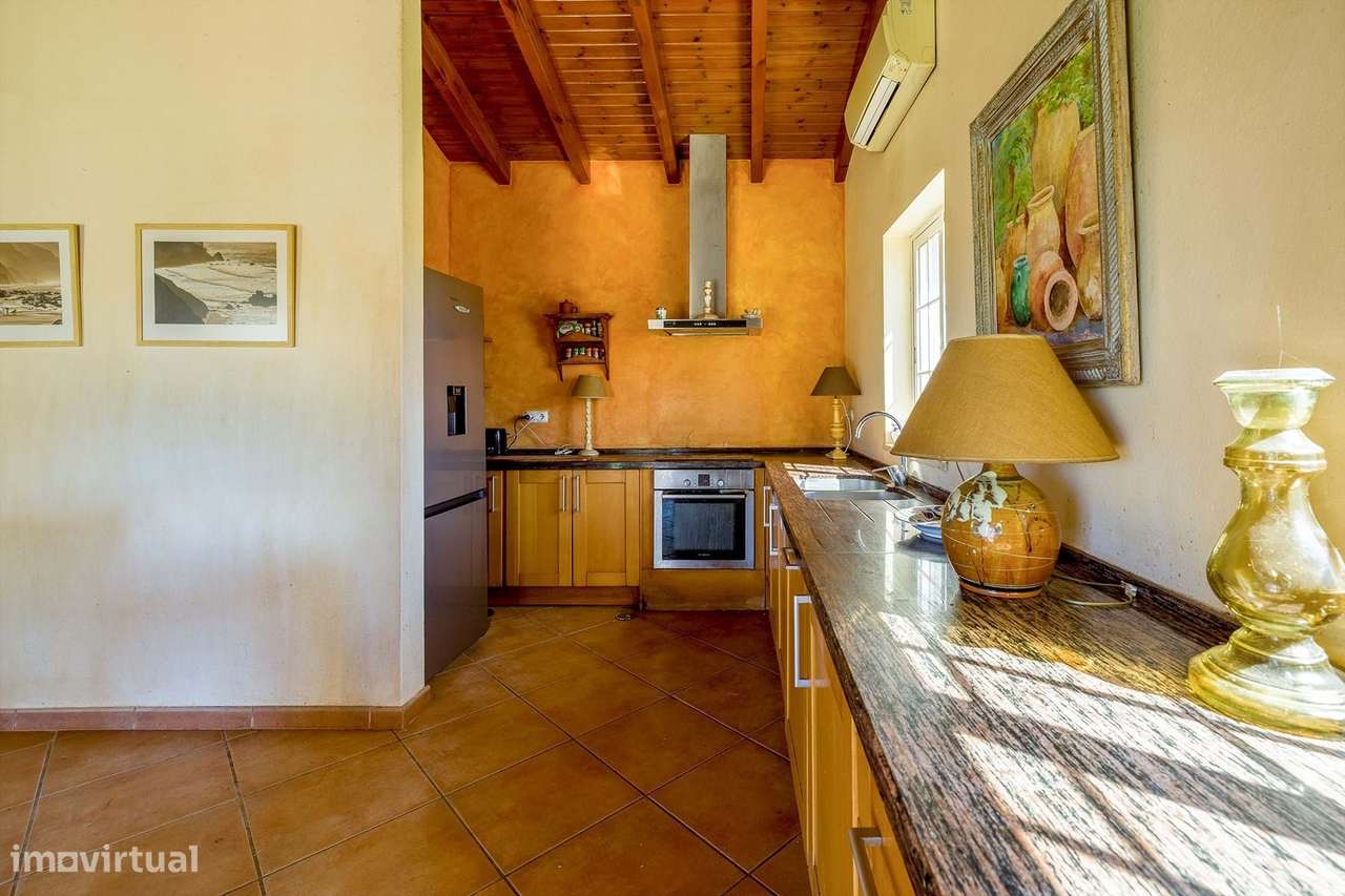 QUINTA CHARMOSA COM 2 CASAS INDEPENDENTES EM BENSAFRIM - Grande imagem: 5/47