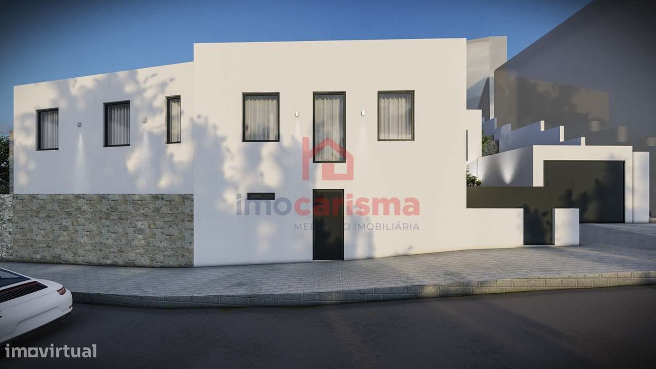 Moradia T3 Totalmente Remodelada em Santo Tirso-15