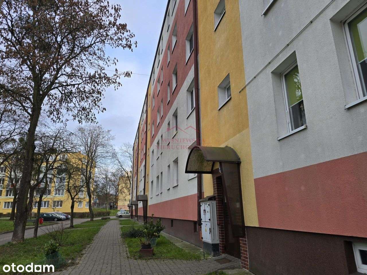 Na sprzedaż mieszkanie na I piętrze.-9