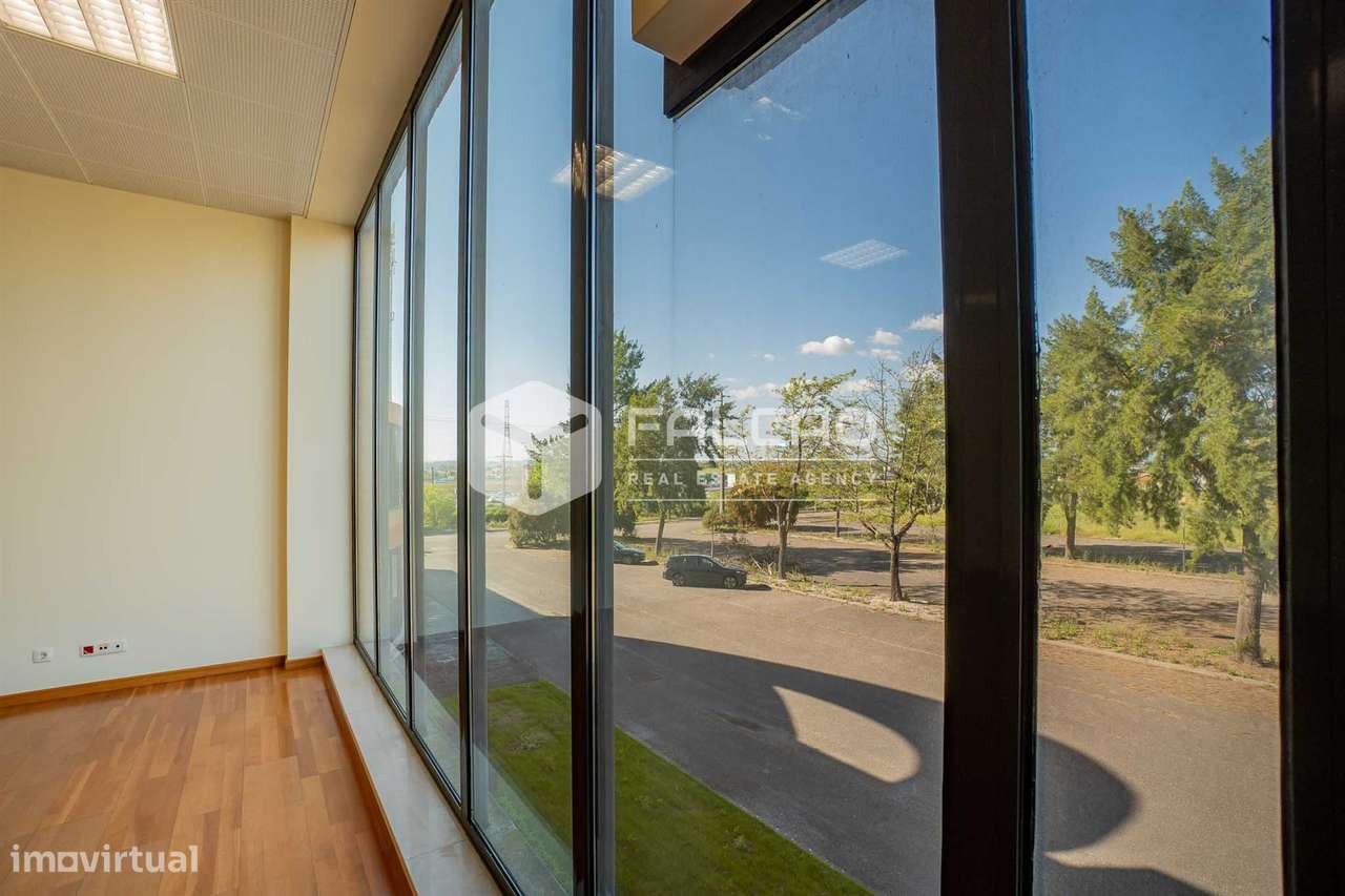 Armazém  Venda em Romeira e Várzea,Santarém-23