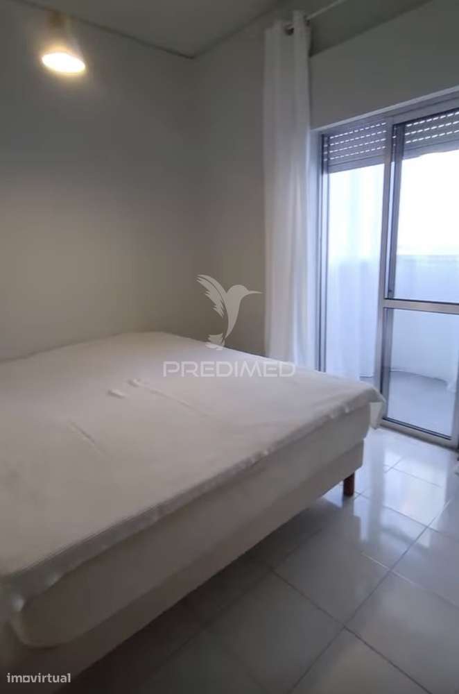 Apartamento T1 com Varanda Fechada junto ao Bonfim – Setúbal-15