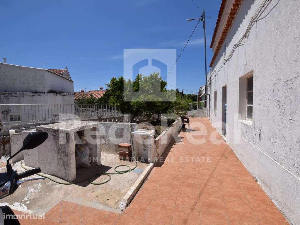 Moradia T3 isolada com terreno e furo em Querença - Grande imagem: 4/32