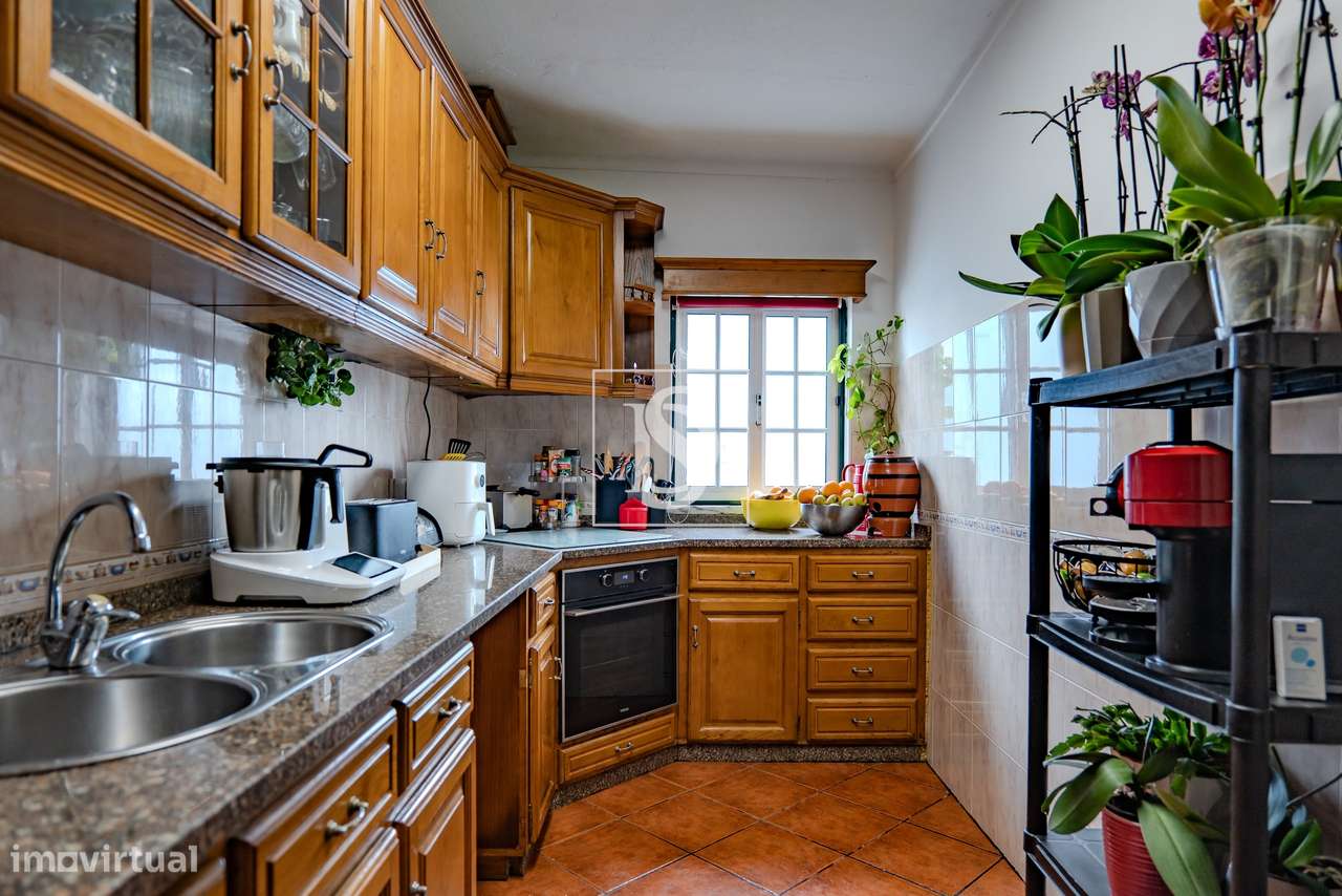 Moradia Renovada com Terraço e Vista Campo em Lamarosa-29