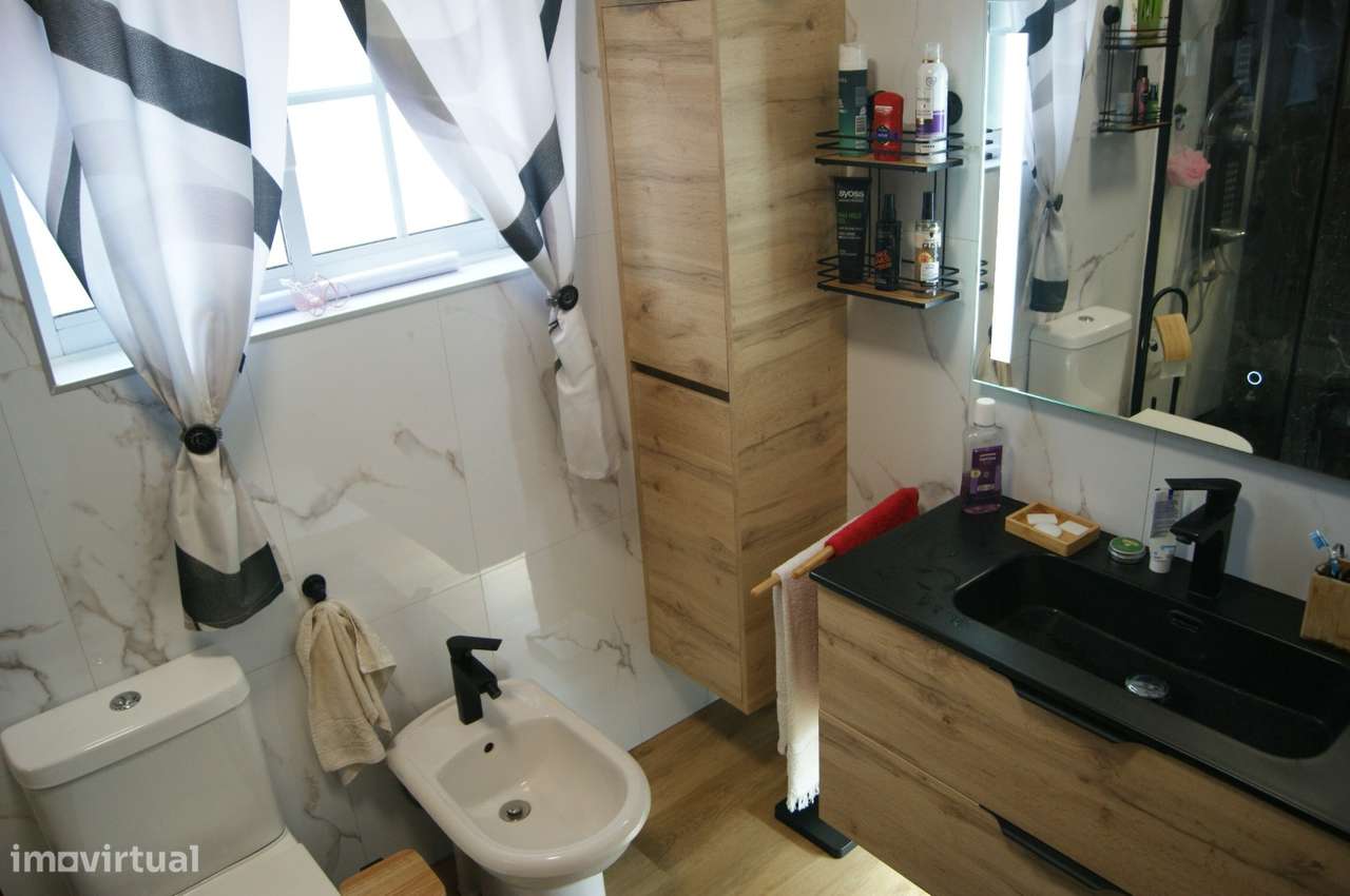 Moradia com 4 assoalhadas em ótimo estado.-15