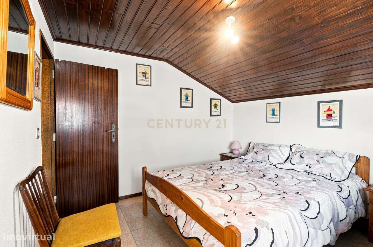 MORADIA TÉRREA T2+2 COM GARAGEM E PISCINA AQUECIDA, NA SILVEIRA, A 5 M-27
