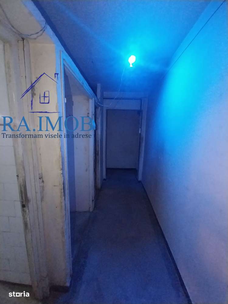 Apartament 2 camere, et 2/4, aleea Strejnic - Vest - 41000 euro-2