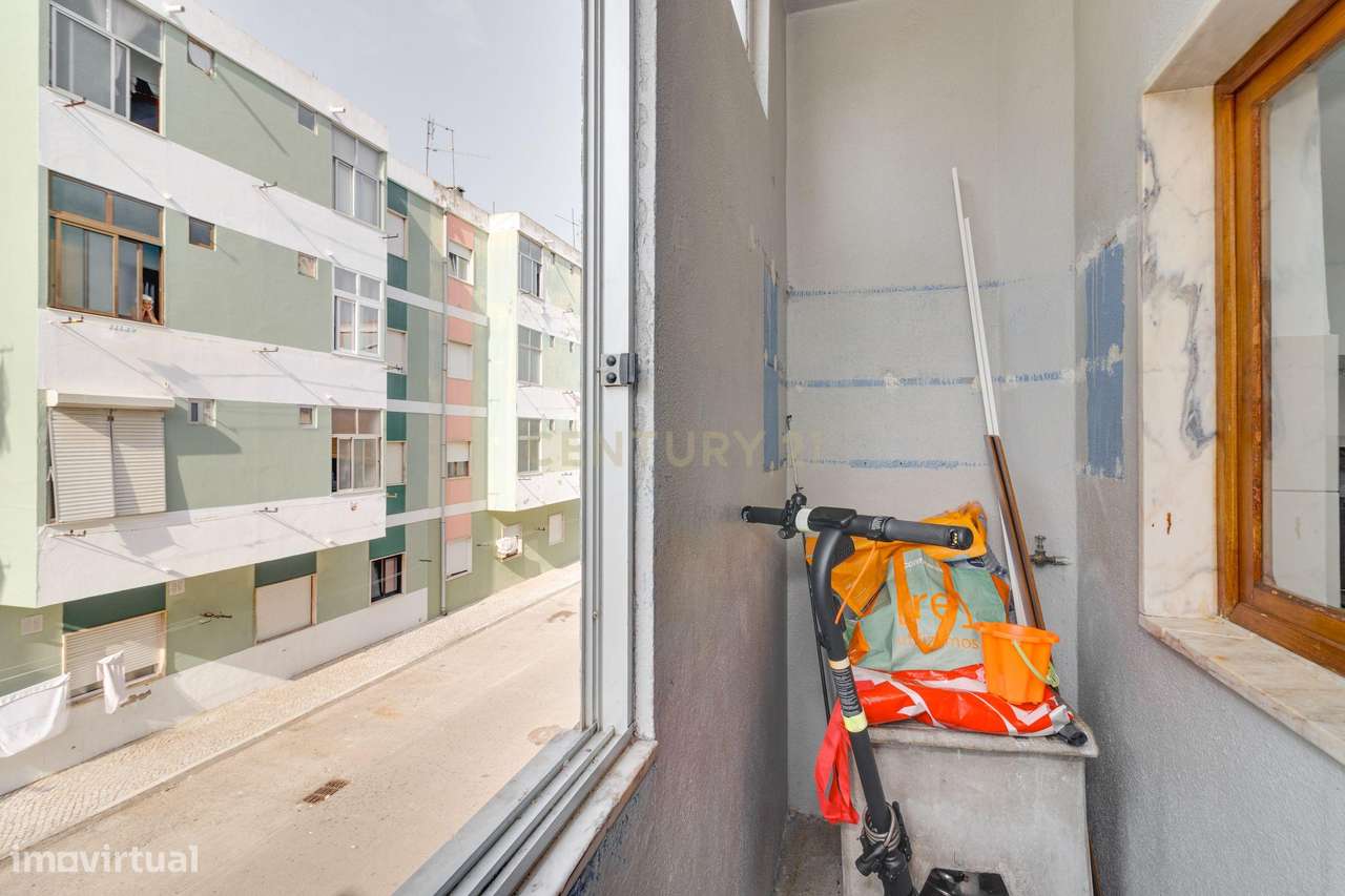 A sua primeira casa pode começar aqui Apartamento T2 Baixa Banheira-8