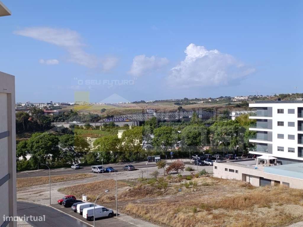 Apartamento T3 com Suíte, em Camarate, Lisboa.-23