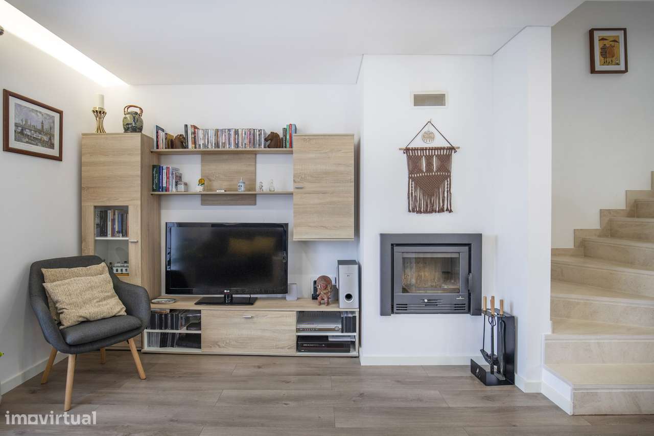 Moradia T3+1 garagem box jardim Quinta do Conde Sesimbra-2