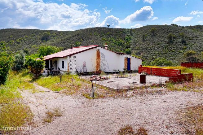 Charmosa Quinta com 4 Hectares à venda na idílica Salto - São Bartolom-3