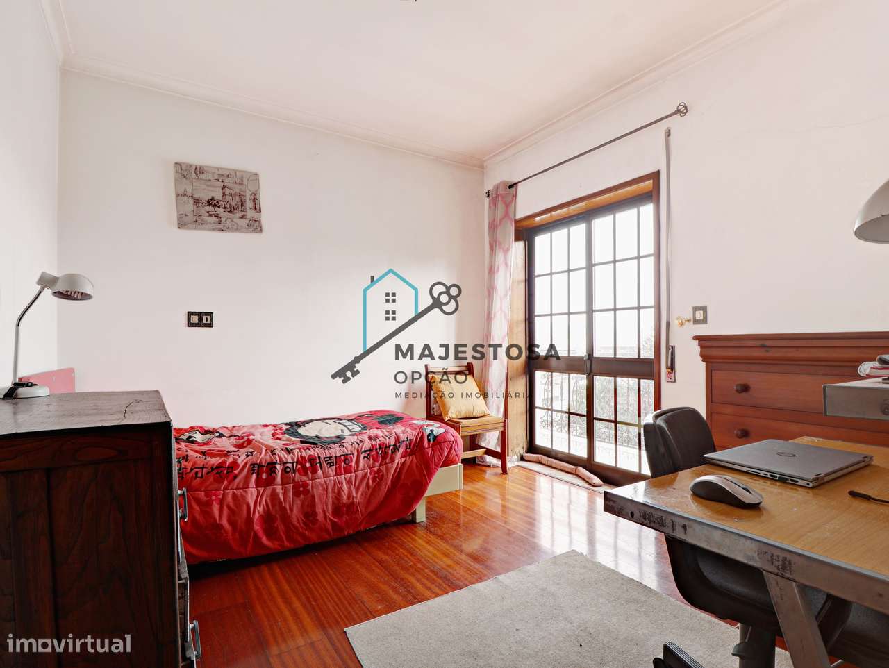 Moradia T5 com Piscina na Rua Padre Cruz, Maximinos-20