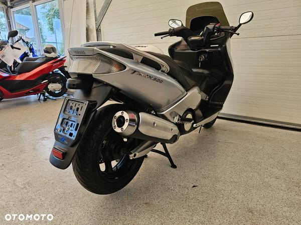 Yamaha Tmax - 23