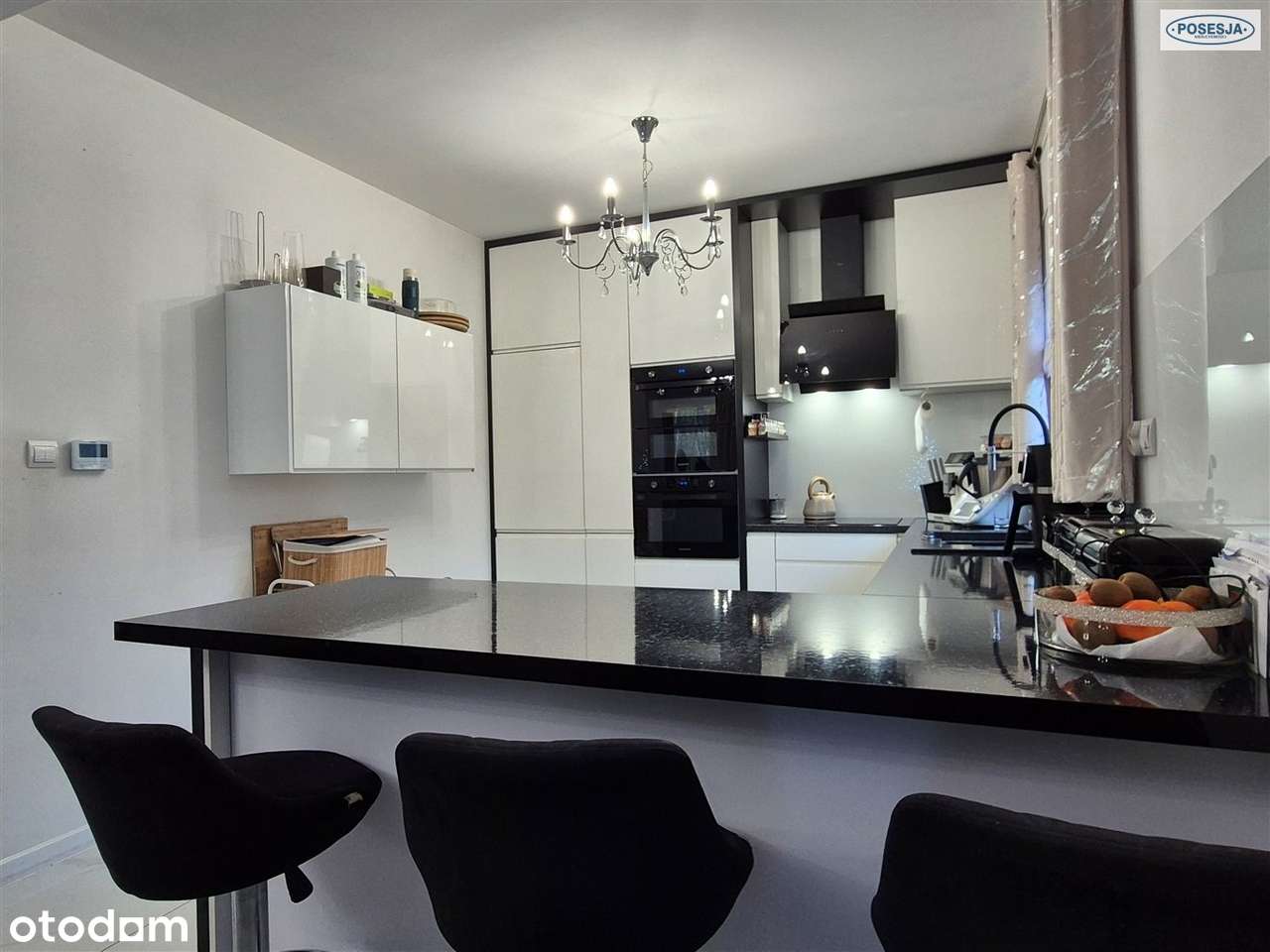 Dom przy lesie z dużym tarasem-7