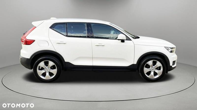 Volvo XC 40 T3 Momentum - 8