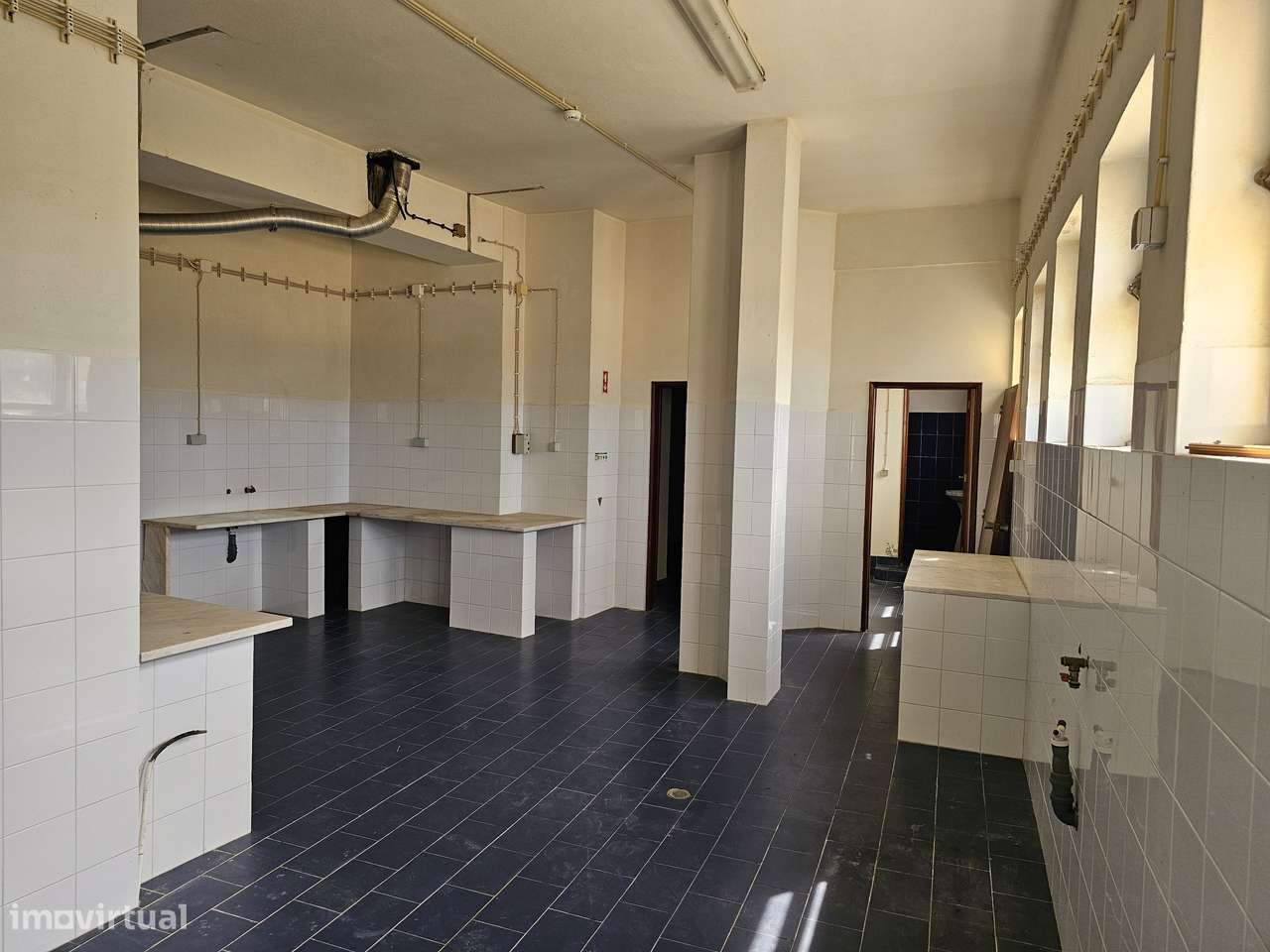 LOJA - PRAIA DONA ANA - Grande imagem: 5/6