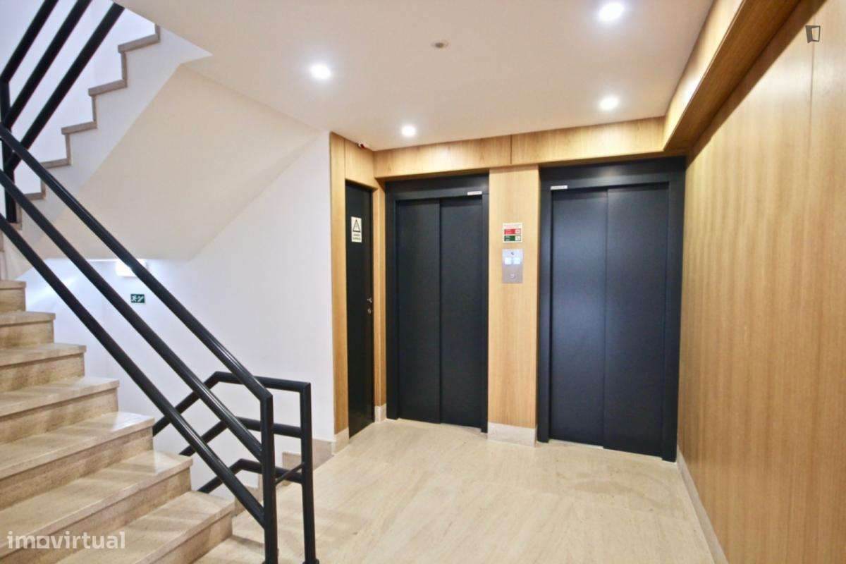 Apartamento com 1 quartos - localizado em Sete Rios Lisbon - Grande imagem: 2/7