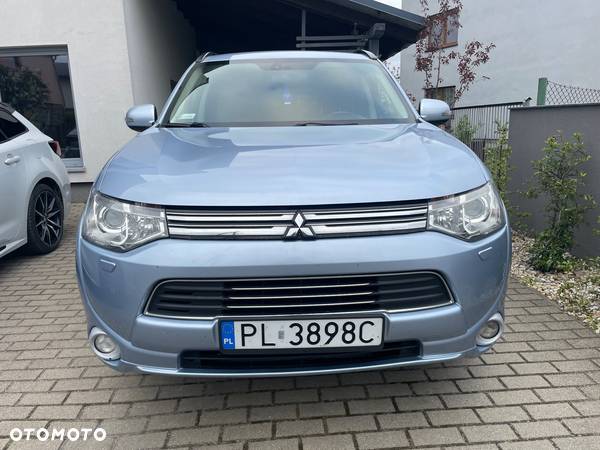 Mitsubishi Outlander 2.0 4WD Plug-In Hybrid Top - 2