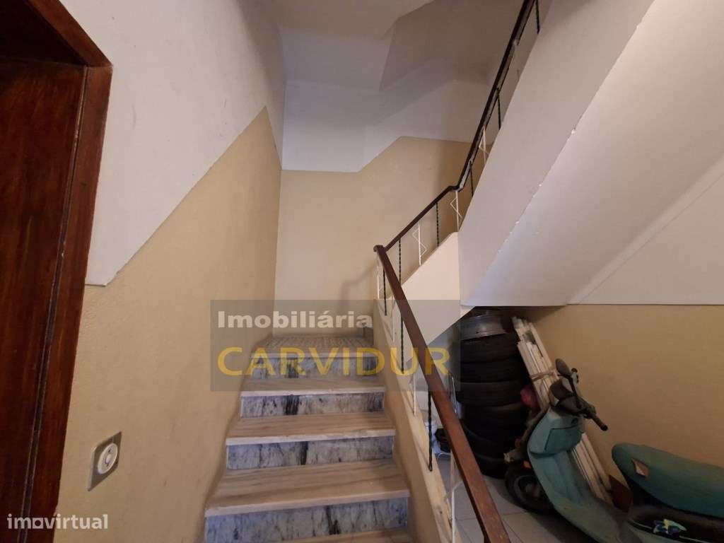 Baixa da Banheira T2 totalmente remodelado-21