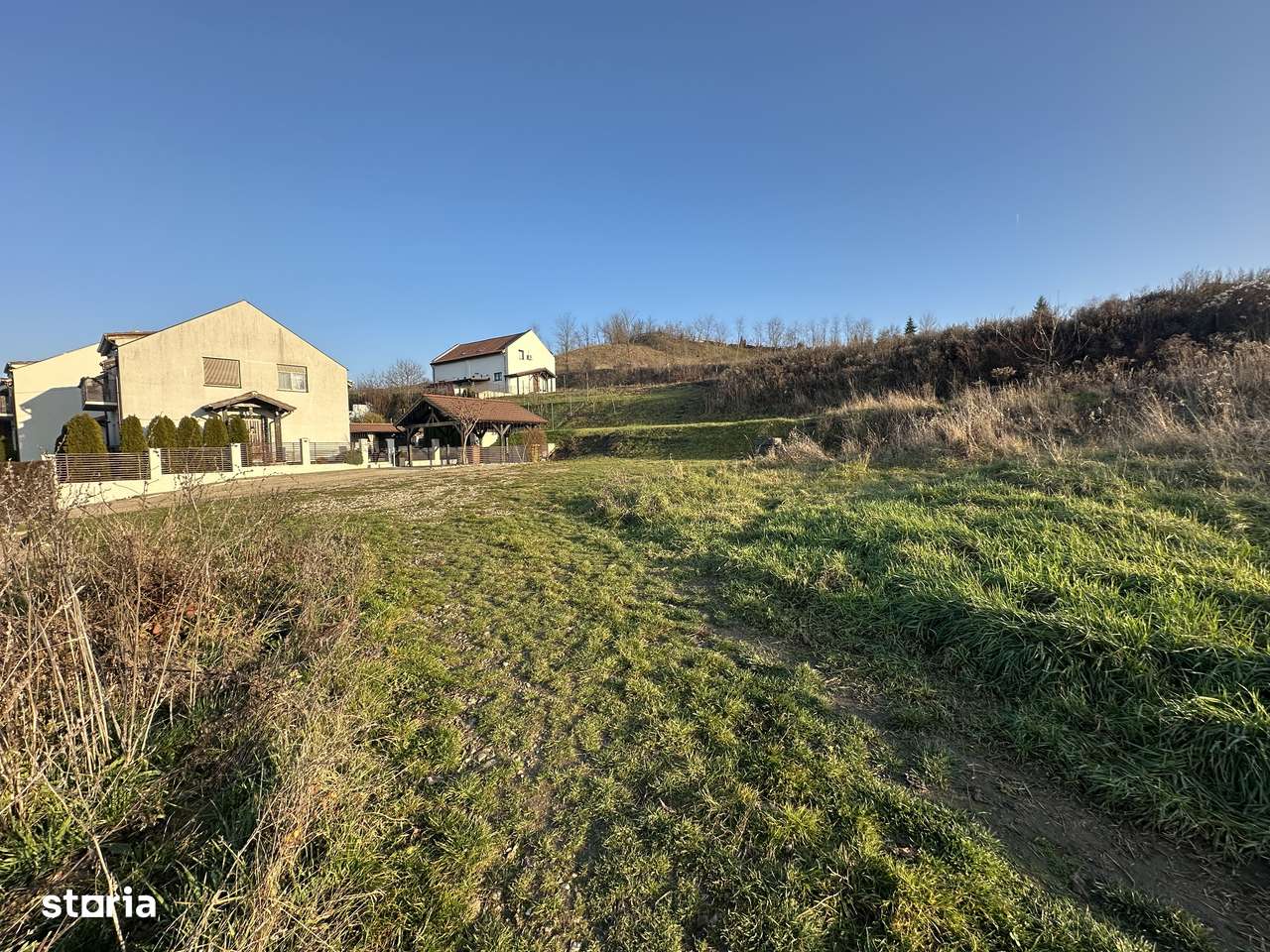 Teren intravilan cu acces la 2 strazi-0