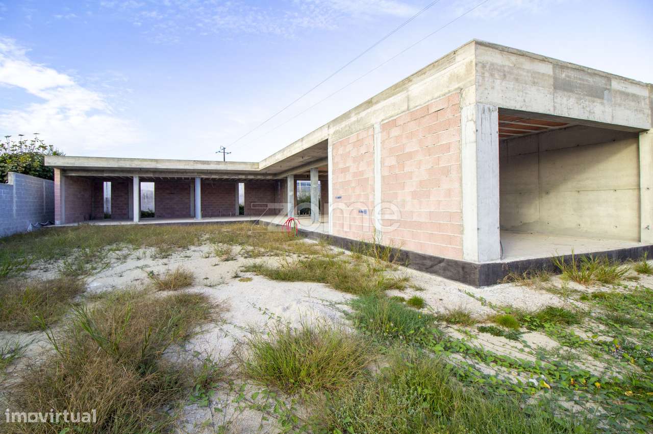 Moradia T3 Térrea em estrutura em Merelim (S. Pedro), Braga - Grande imagem: 3/57