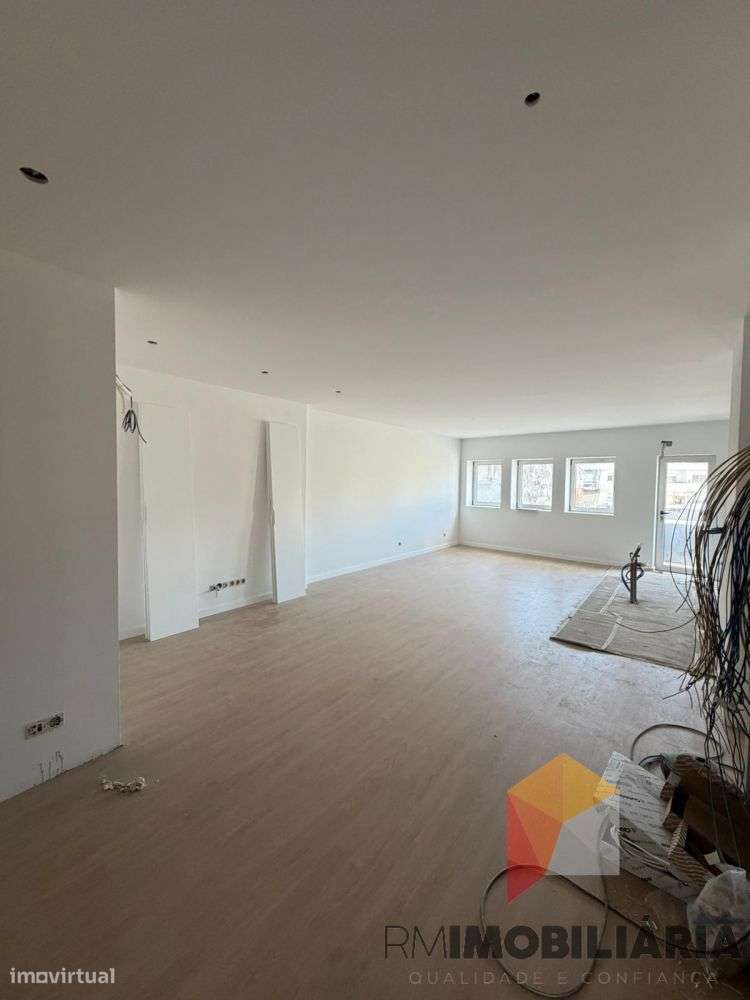 Apartamentos NOVOS T2+1 Costa Cabral-13