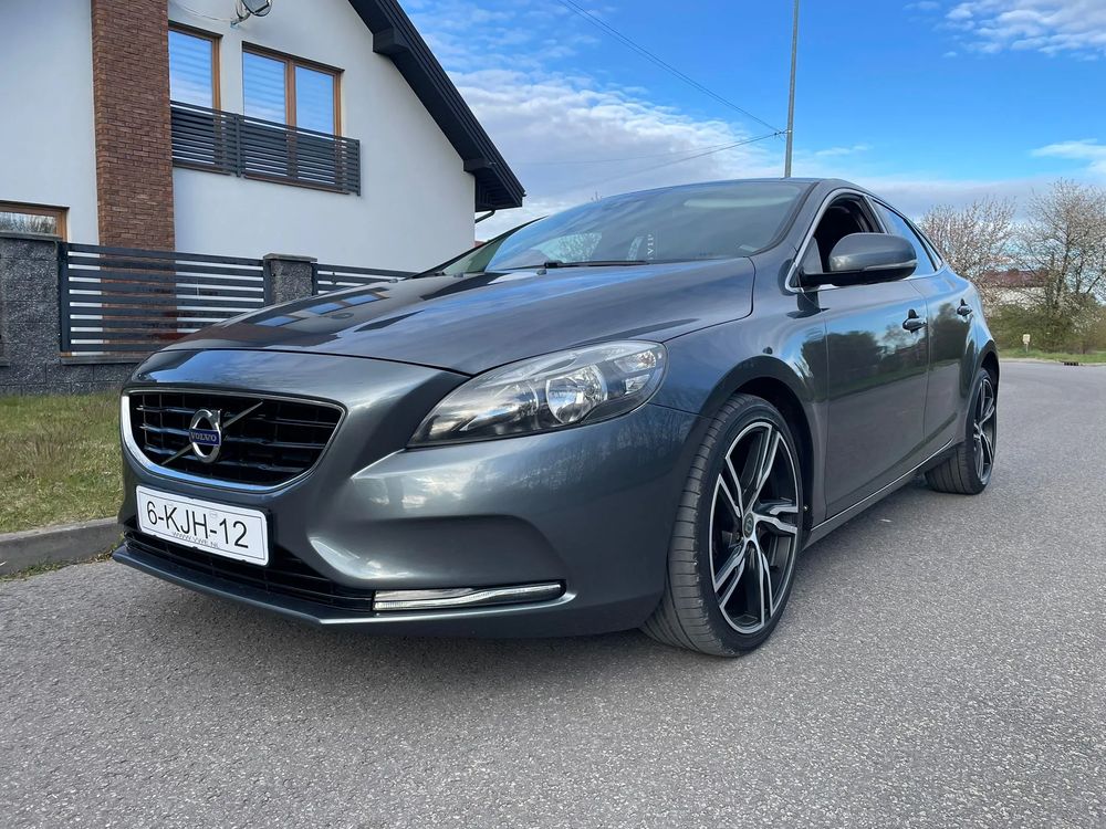 Volvo V40 II D2 Summum 2013