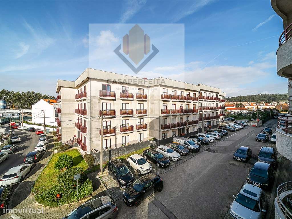 Deslumbrante T2 de 2 Frentes com Varandas e Box - Canelas-31