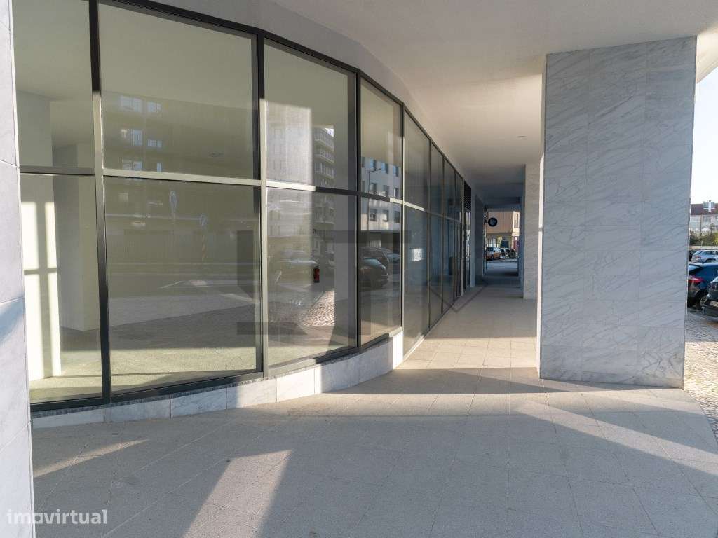 Fantástica Loja a Estrear com Saída de Fumos no Empreendimento Alte...-12