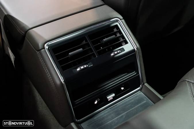 Porsche Panamera Sport Turismo 4 E-Hybrid - 37