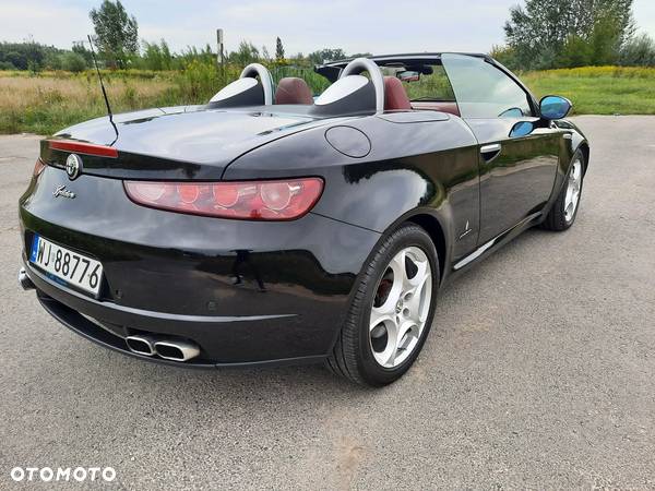 Alfa Romeo Spider 3.2JTS Q4 Exclusive - 11