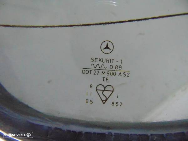 Mercedes W123 oculo - 3