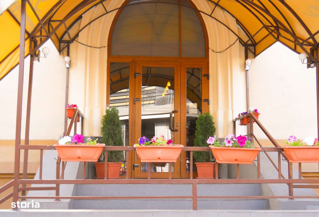 Pensiune cu Istorie si Stil in Inima orasului Piatra Neamt-12