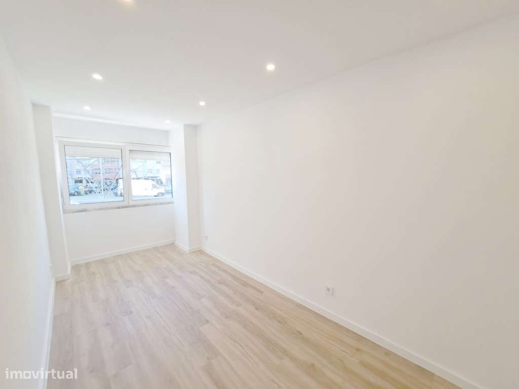 Apartamento T2 com elevador para venda em Odivelas - Lisboa-16