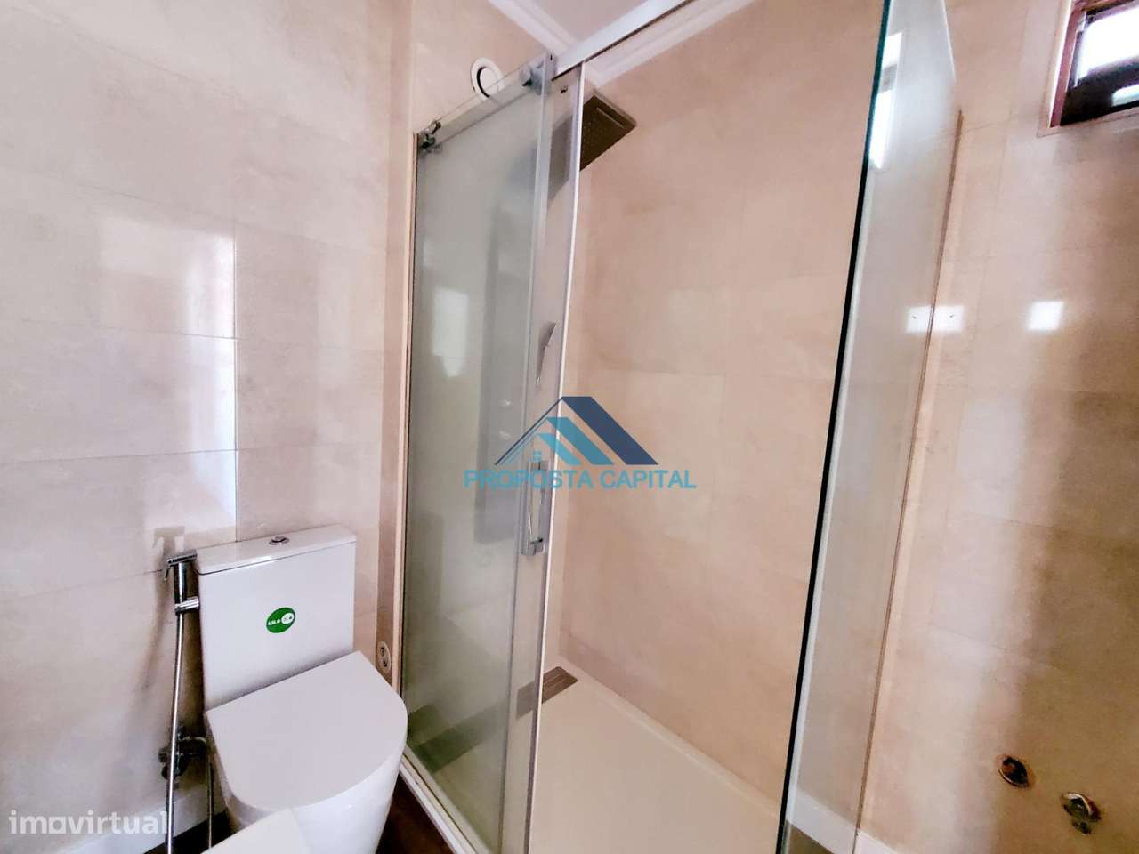 Apartamento T2 Totalmente Remodelado | Centro Sesimbra 200m da Praia-23