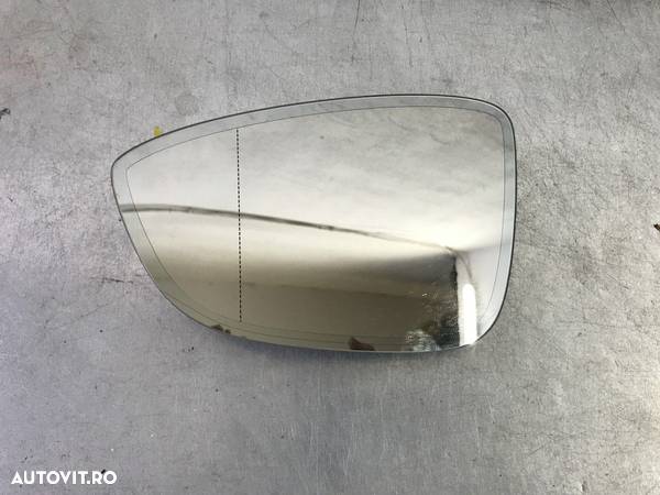 Sticla oglinda stanga Volkswagen Passat B7 Variant 2.0 TDI 140 cp - 1